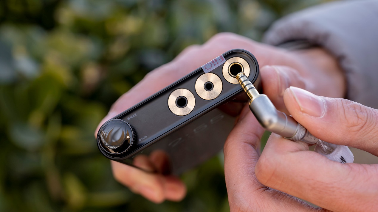 飞傲m15的4497和9038哪个音质更好,飞傲m15有什么功能