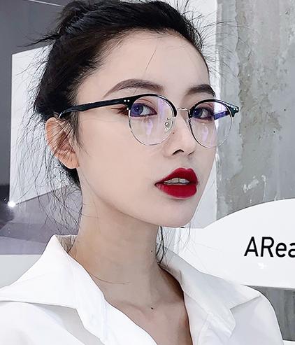 脸又大又圆适合什么镜框,脸宽脸大的适合什么镜框