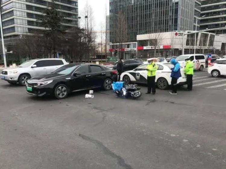 电动车后座载人的规定,电动车被禁后如何接送小孩