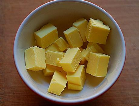 自己在家怎么做饼干简单又好吃,简单做饼干的方法不用酵母