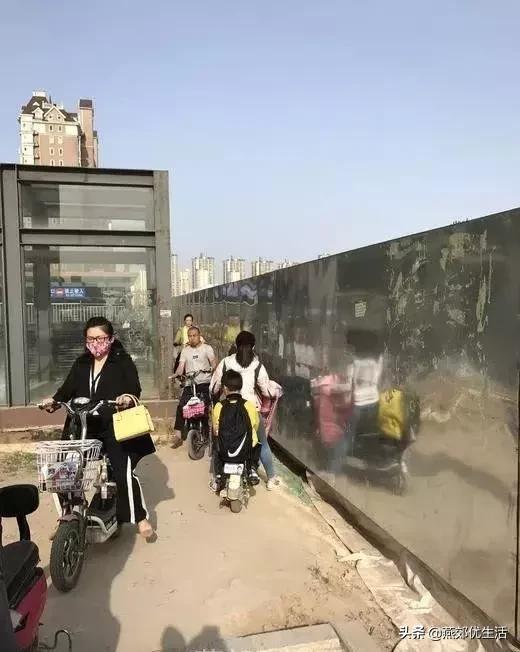 盼了好久的路终于修好了,盼了几十年终于开始修公路了