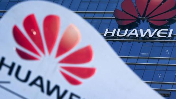 同等价格买华为还是小米手机,华为实体店和小米手机哪个好