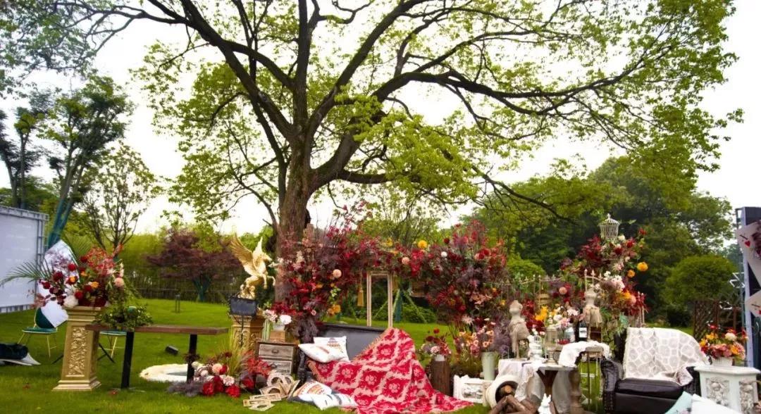 QUNEEN梦游仙境女王派对，天著之上有美的竞相发生