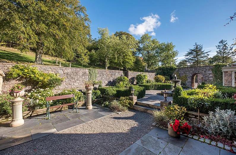 英国威尔士城堡,威尔士中世纪城堡出售