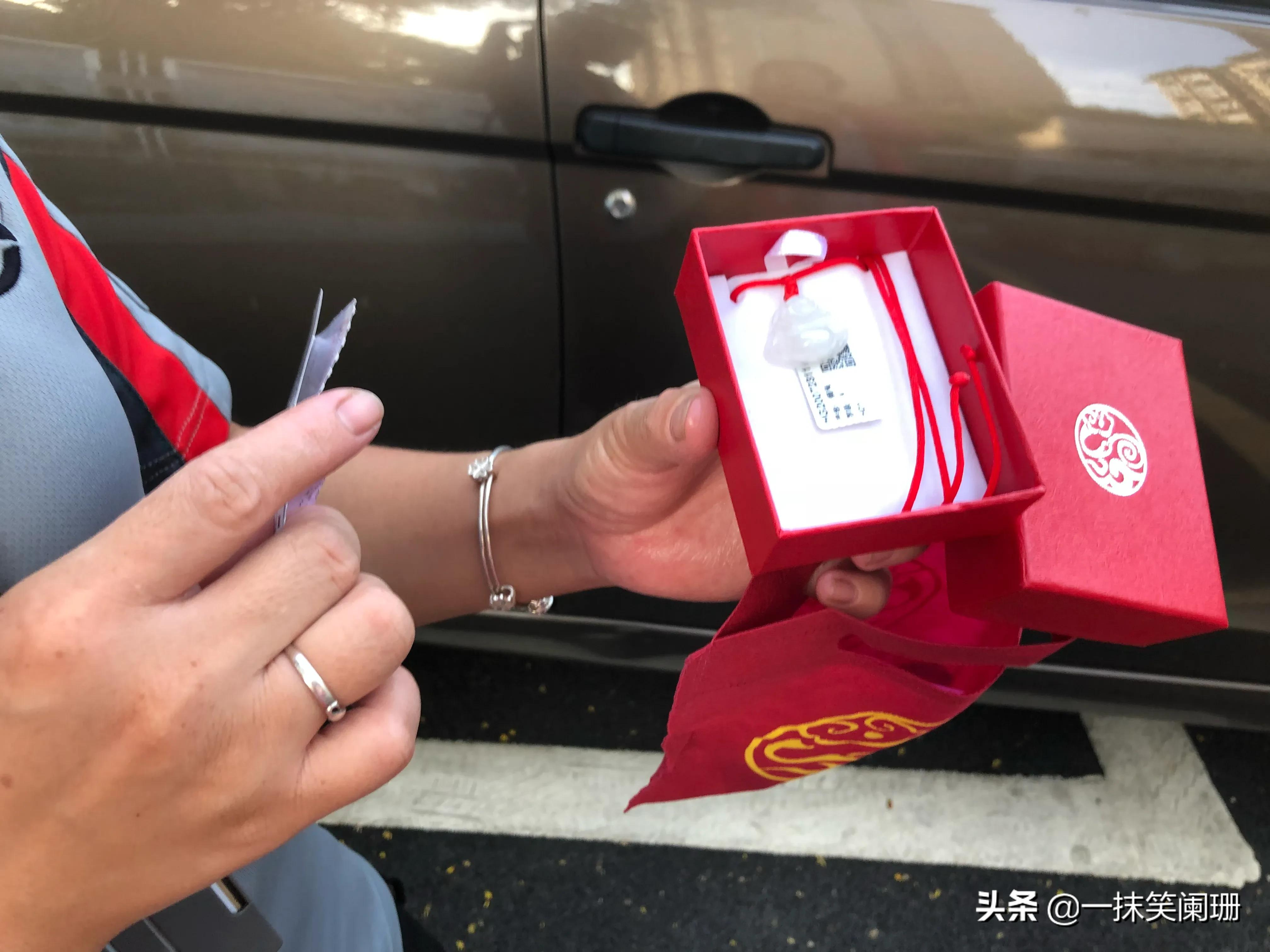 跟团去云南旅游买的翡翠怎么退,去云南旅游买翡翠合适吗现在