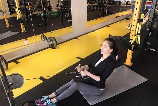 左小青像许晴,左小青许晴照片