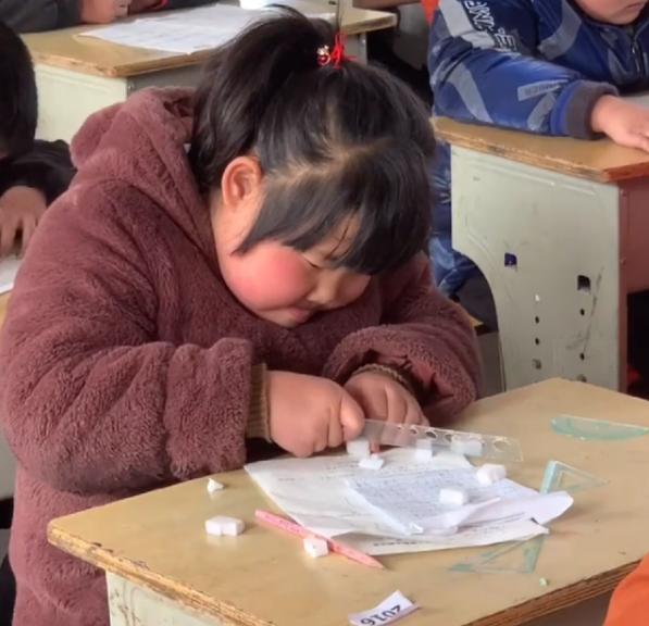 考试时学生的样子怎么画,学生考试时的样子