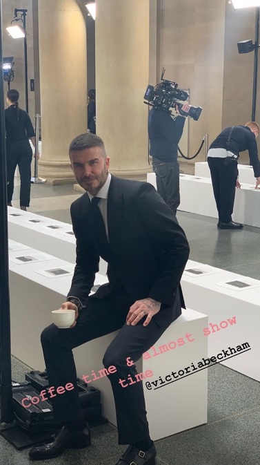 贝小七剪发视频,安娜和贝小七