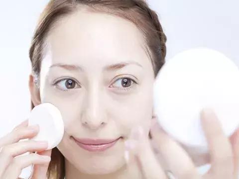 cpb长管隔离与香缇卡隔离哪个好用,cpb长管隔离新年款适合什么肤质