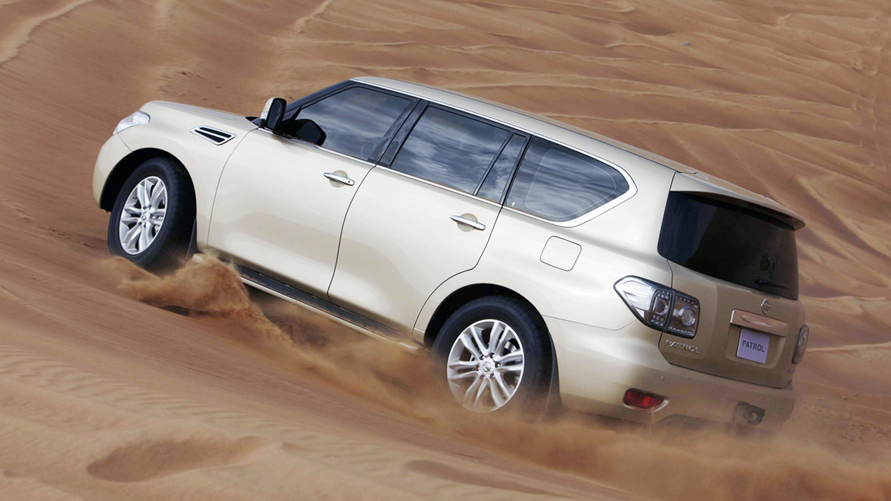 日产途乐vs丰田陆巡越野视频,日产途乐和丰田陆巡哪一款车更大