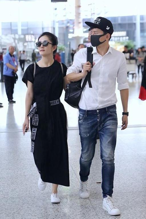 张杰谢娜的双胞胎正面曝光,张杰和谢娜的两个孩子长什么样