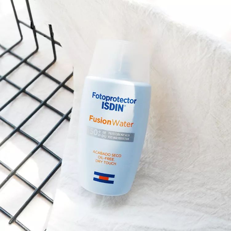 什么防晒霜擦了白又防晒,防晒霜测评真正好用的防晒霜