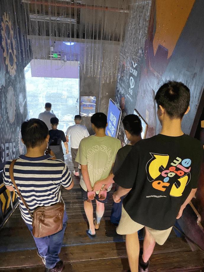 派出所抓获一批网络诈骗团伙,124人微信诈骗团伙落网