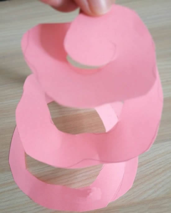 用一张纸剪一朵玫瑰花怎么剪,用卡纸剪玫瑰花该怎么剪