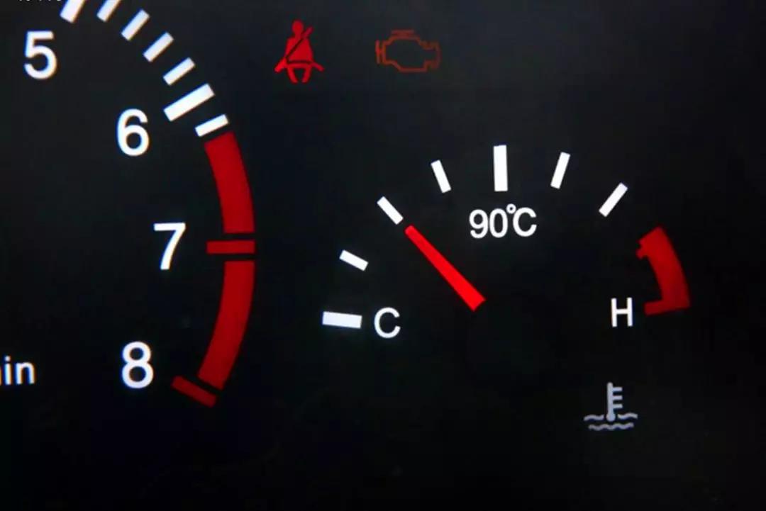 汽车发动机水温过高有哪些原因,汽车高速行驶水温过高怎么解决