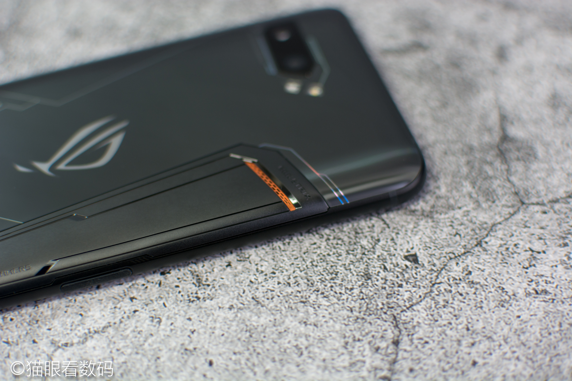 华硕rog2顶配开箱,华硕rog2至尊版测评