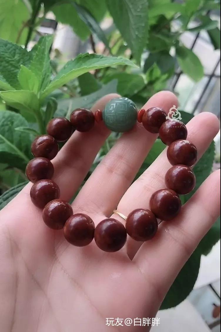 桃核手串玩家,桃核文玩爱好者