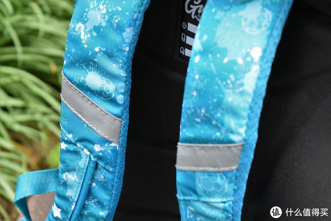 别让孩子输在起跑线，背上GMT for Kids挪威小方包，轻便 舒适 充裕