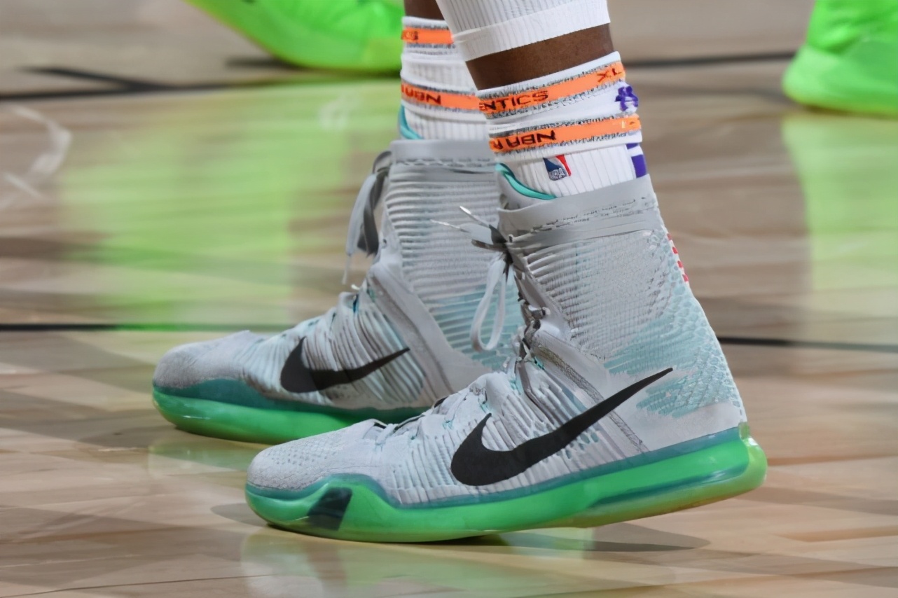 西决G4球员战靴:魔兽科比10,浓眉科比5,穆雷穿罗斯球鞋