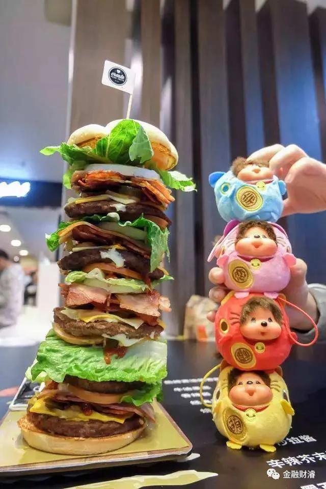 股票交易窗口,股市交易大厅门前的地摊经济