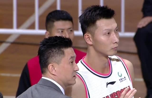 男篮易建联近况,易建联捐款