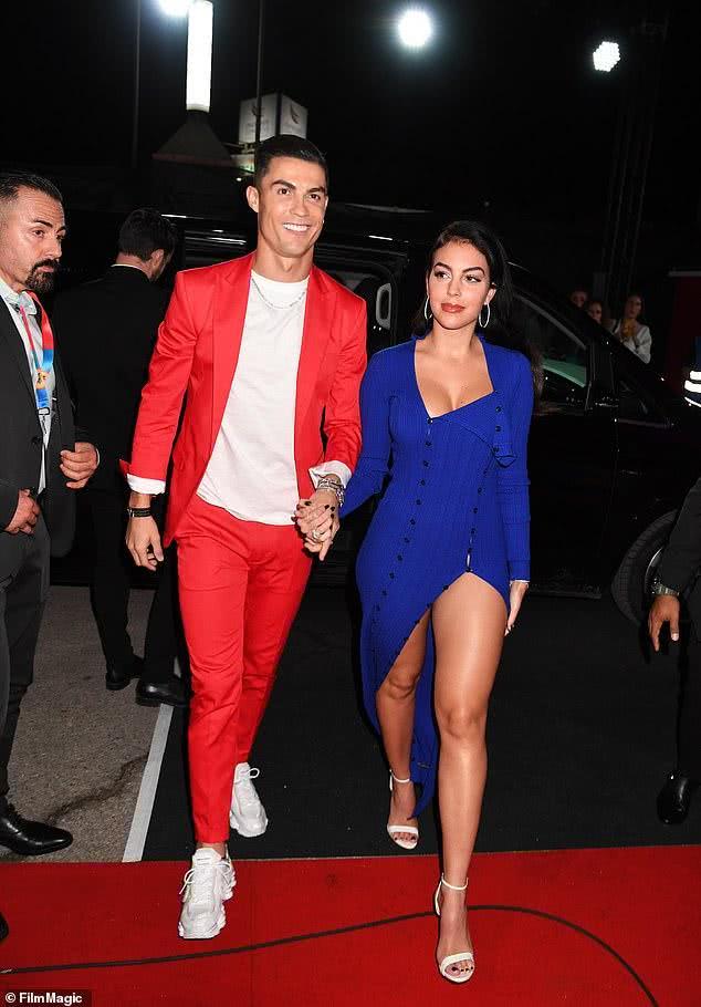 c罗与女友一起走红毯,c罗与所有的女朋友出席活动