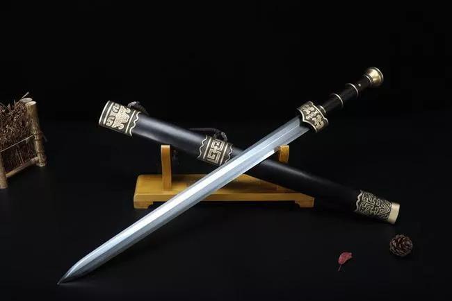 诗仙李白被列入大唐剑圣，功夫到底怎样？古代剑客都是什么人？