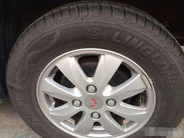 五菱宏光s1.5价格,五菱宏光s最高配新款落地价