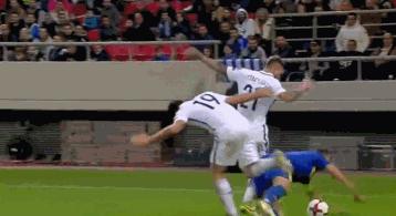 两个月前的边线球未解，现在又来个乌龙球！中国队，求你别急了