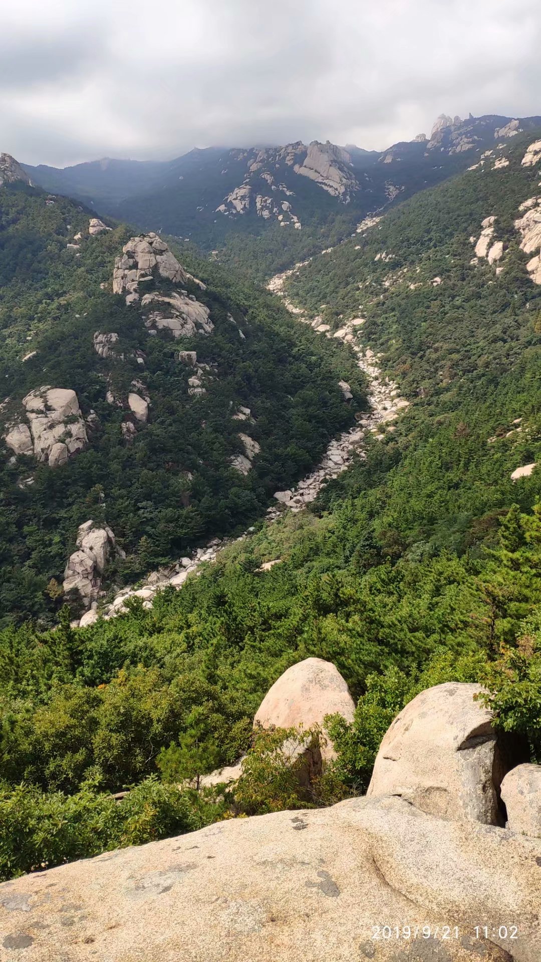 远征三晋凯旋还，飓风众人把酒欢