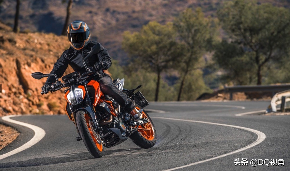 3万左右公认最好摩托车街车,最适合穷人的三款街车摩托车