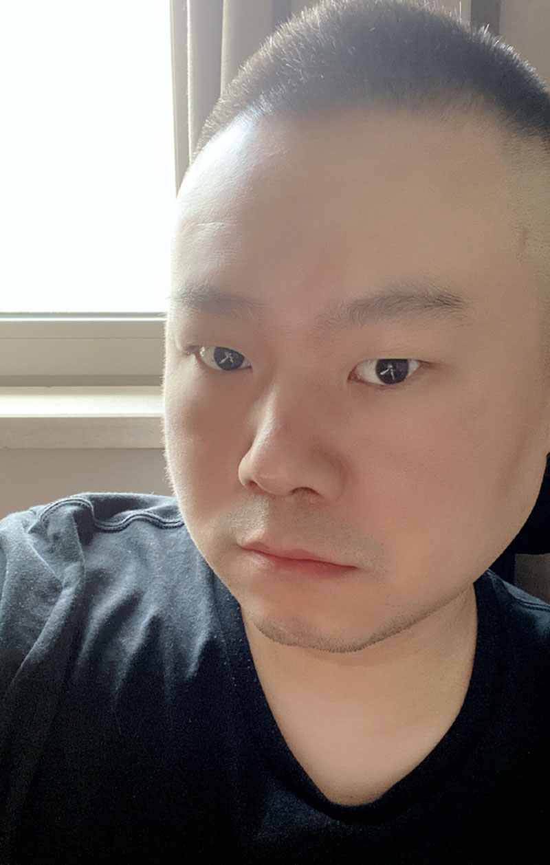 岳云鹏穿雨衣完整版,岳云鹏接孩子穿雨衣