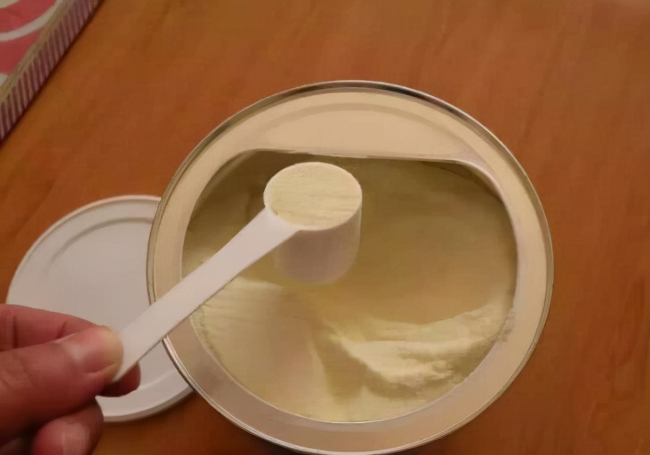 2岁宝宝喝羊奶还是奶粉,宝宝2岁喝奶粉还是鲜奶