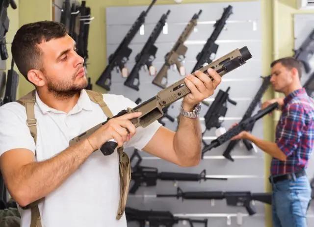 确诊破120万人后，美国人变智障：“病毒会奇迹般地消失”