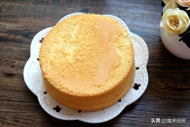 如何用鸡蛋和面粉做最简单的蛋糕,鸡蛋面粉和白砂糖做蛋糕不用牛奶