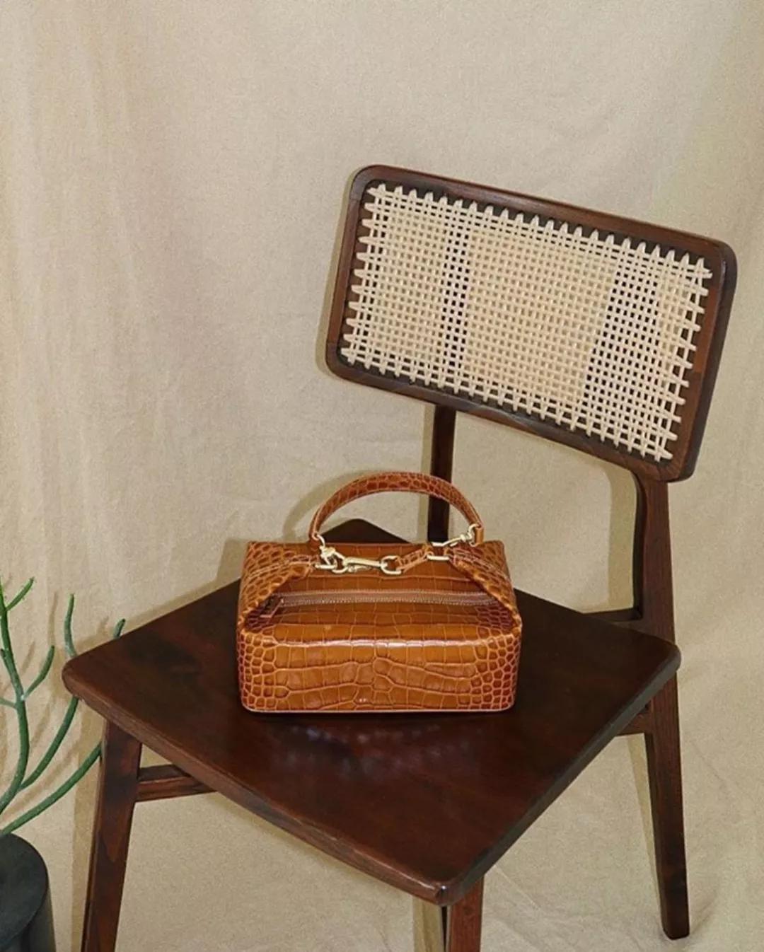 值得入手千元的包包,最值得买的十款轻奢包