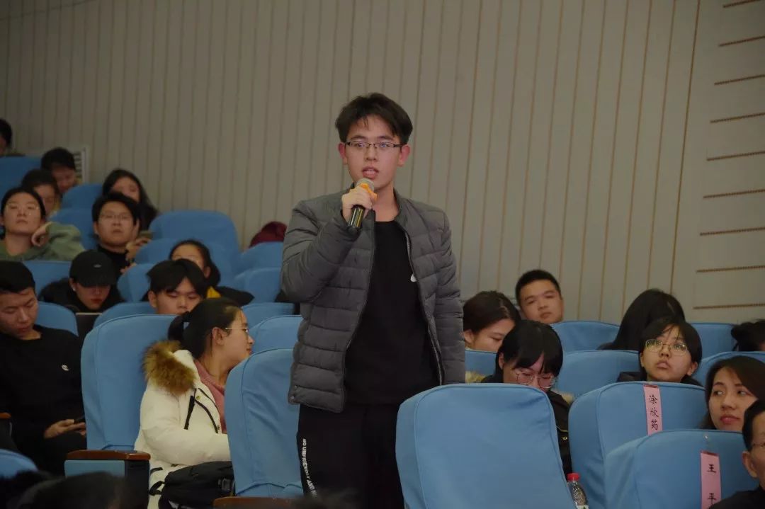 法大学子围绕“四大检察”“十大业务”密集发问，且听法律老学长作答