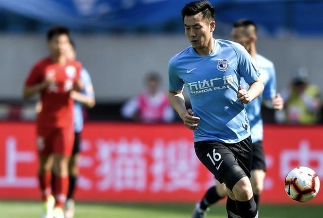 秦升黄牌动作,秦升红牌集锦