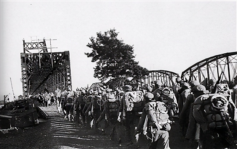 抗美援朝中我国工兵的杰作：炸不断的“隐形桥”，弄得美军懵圈