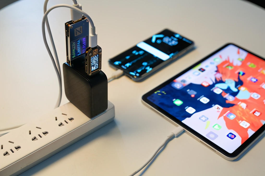 氮化镓充电器和普通有啥区别,氮化镓充电器是目前最好的吗