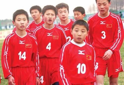 武磊二十四号球衣,武磊身披7号球衣