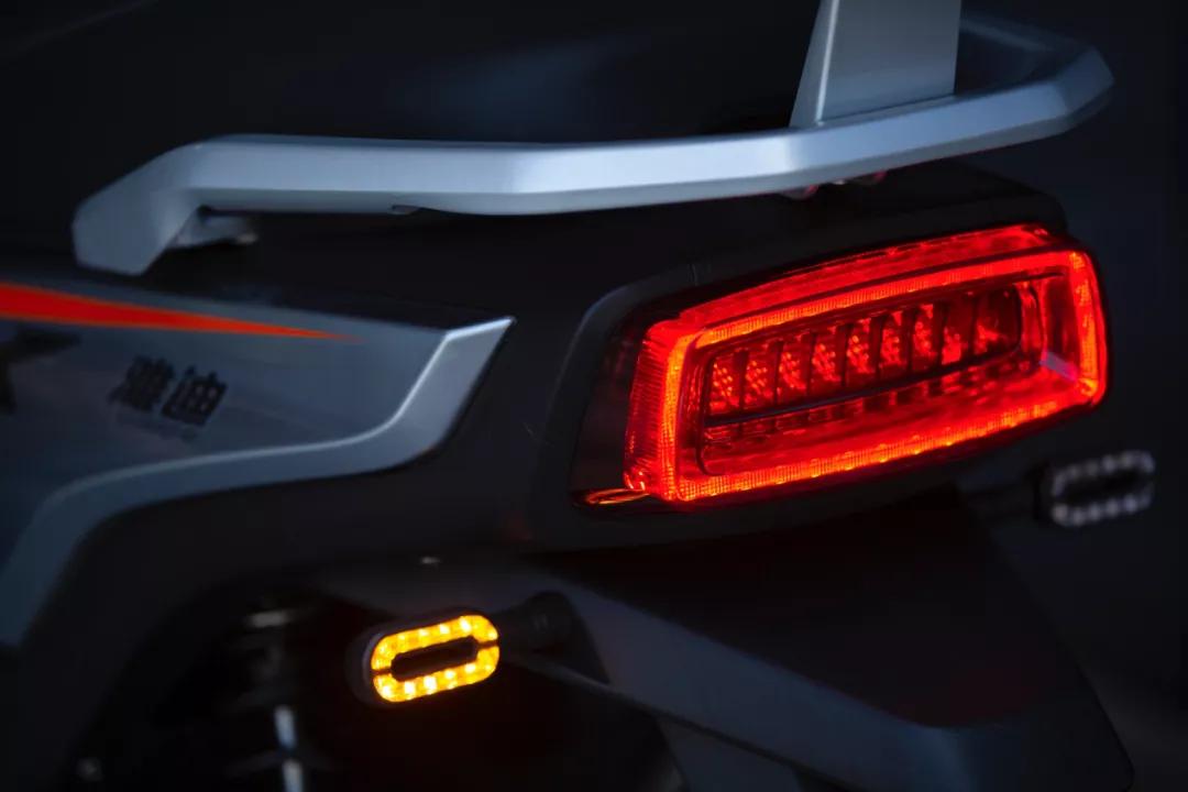 雅迪轻便摩托T9D能装多大电池,雅迪t9