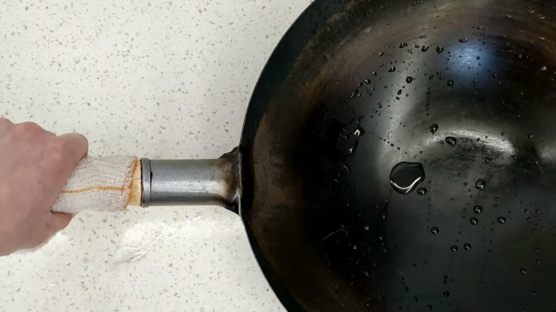 有不粘涂层的铁锅要不要开锅,旧铁锅开锅正确方法不粘锅