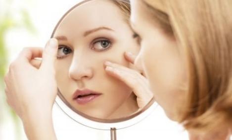 孕期脸色黄长斑,怀孕出现褐斑怎么回事