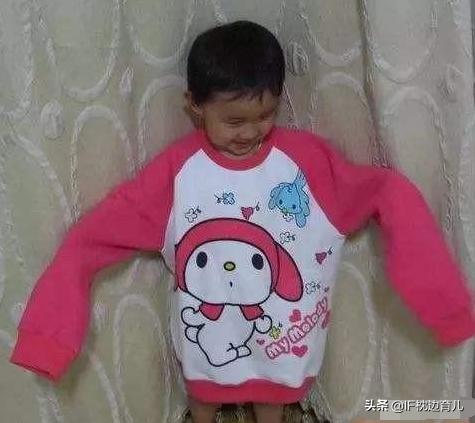 该不该给小孩穿大一码的衣服,你喜欢给小孩买大一码的衣服吗