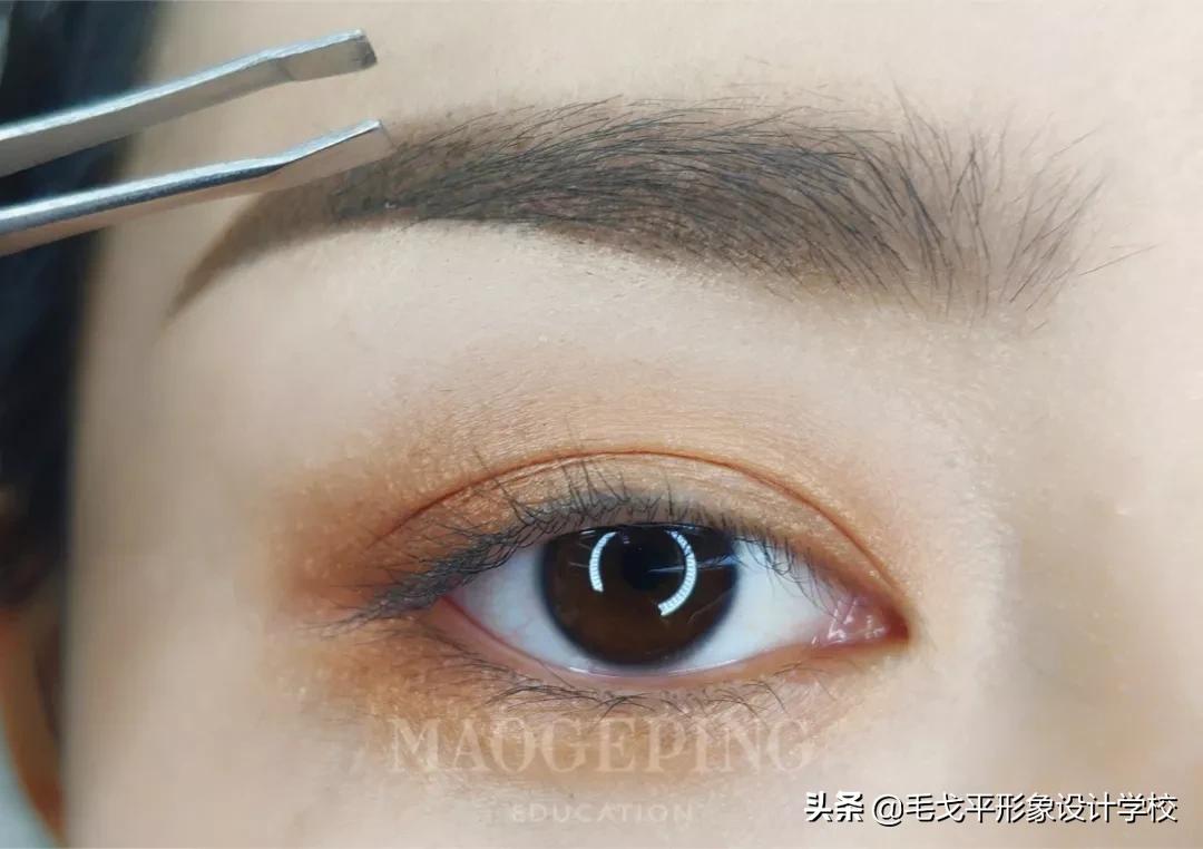 化妆全过程及注意事项,正确化妆流程和注意事项