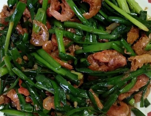 虾米怎么炒简单又好吃,虾米和什么一起炒又健康又好吃