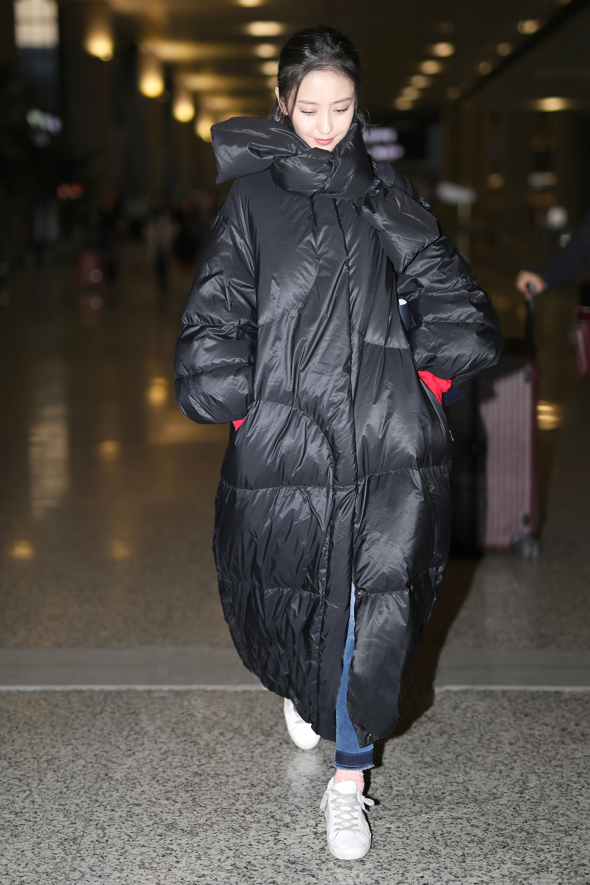 杨紫宋轶,宋轶羽绒服粉色