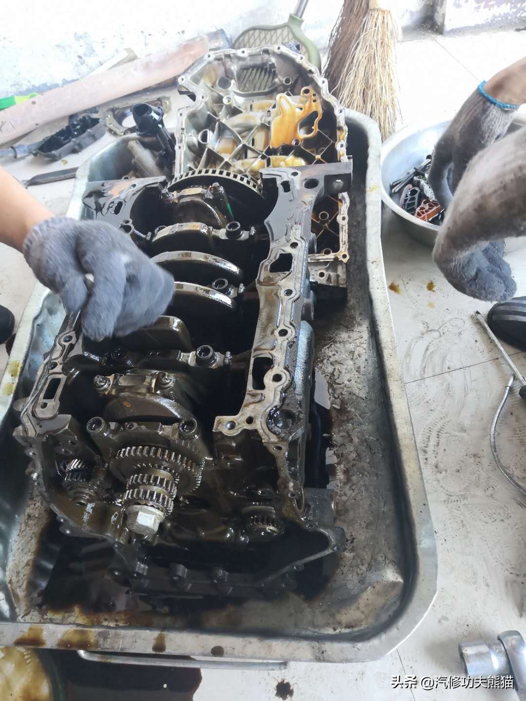 2017款途观丝绸之路1.8t烧机油吗,途观2015款1.8t四驱豪华版烧机油