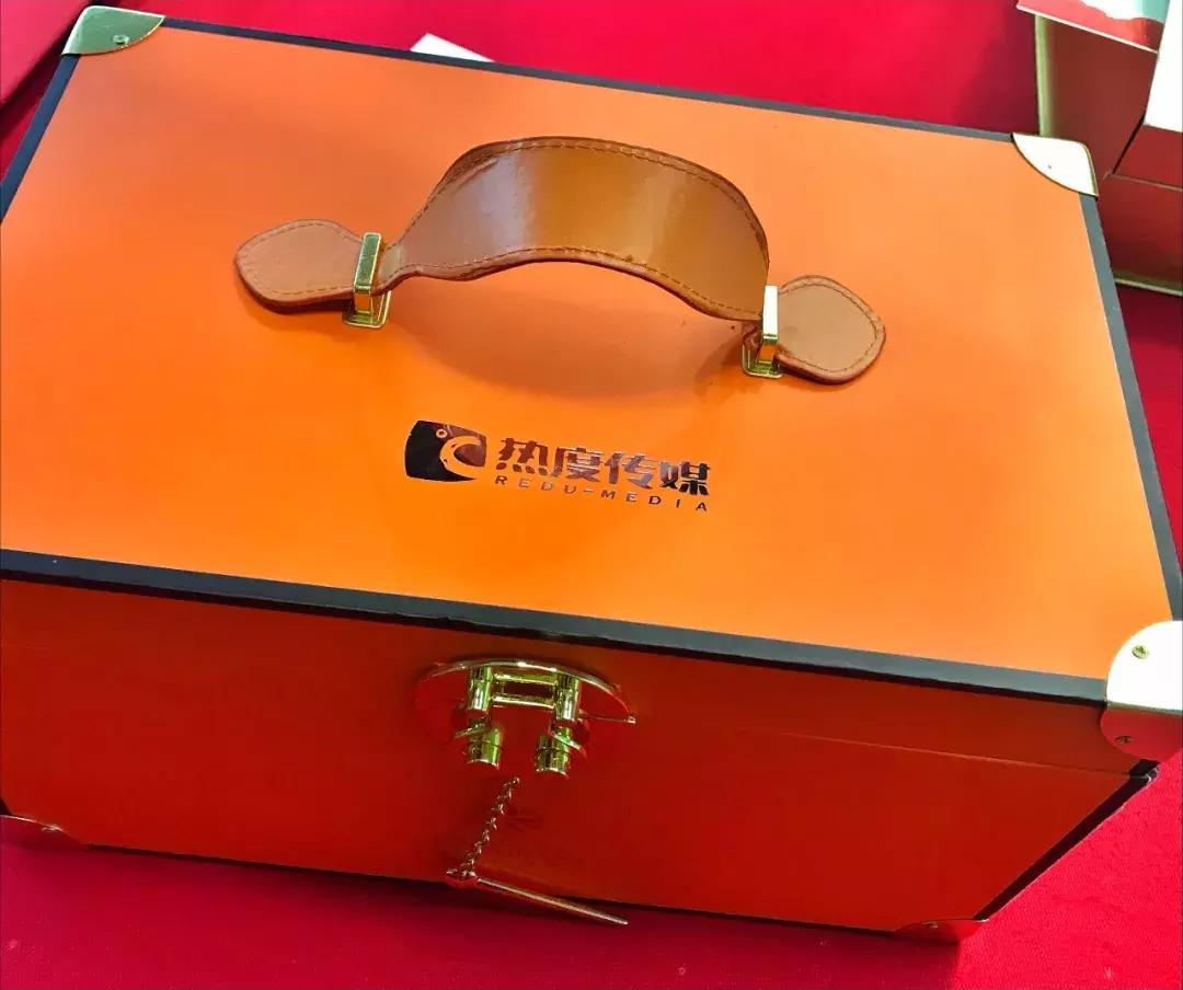 涓鏈堥ゼ姣旀嫾,鍏徃涓鏈堥ゼ绂忓埄姣旀嫾